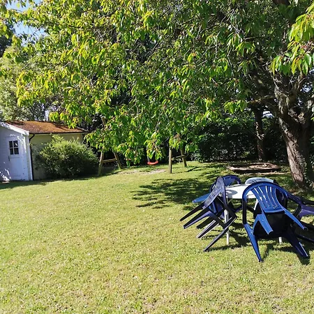 Rosa Canina, W6 Apartment *