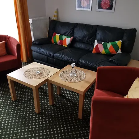 Rosa Canina, W6 Apartment *